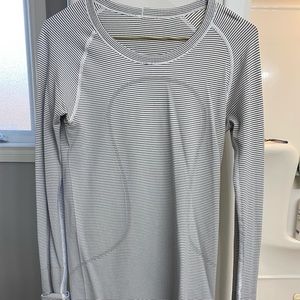 Long-sleeve top NWOT